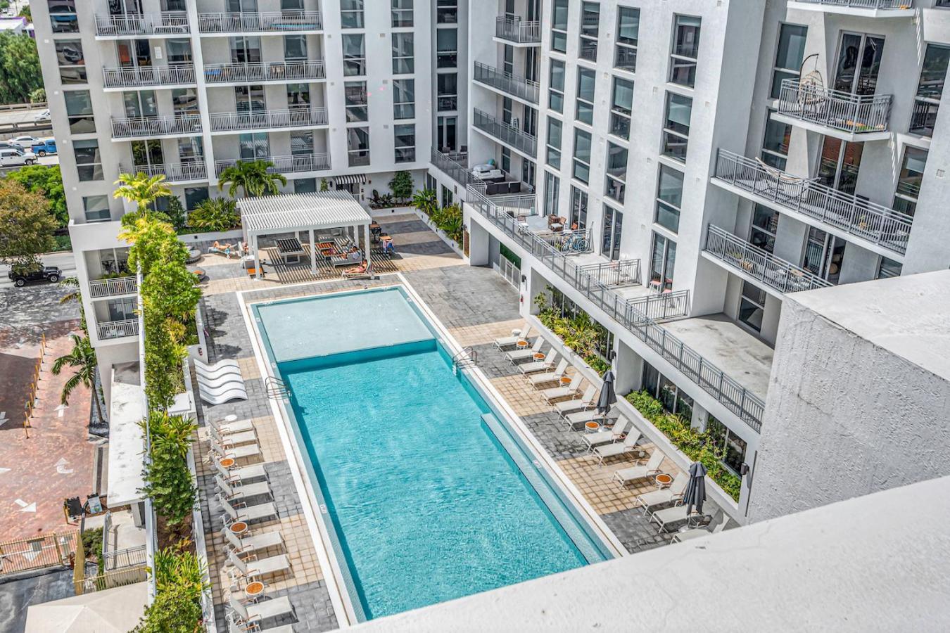 Centrally Located 2 Bed In The Heart Of Downtown With Free Parkin Appartement *