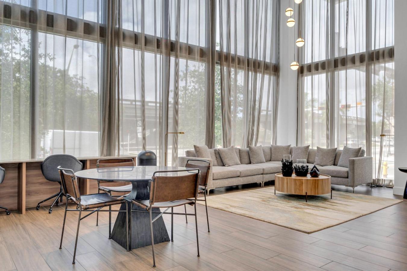 Centrally Located 2 Bed In The Heart Of Downtown With Free Parkin Appartement Miami