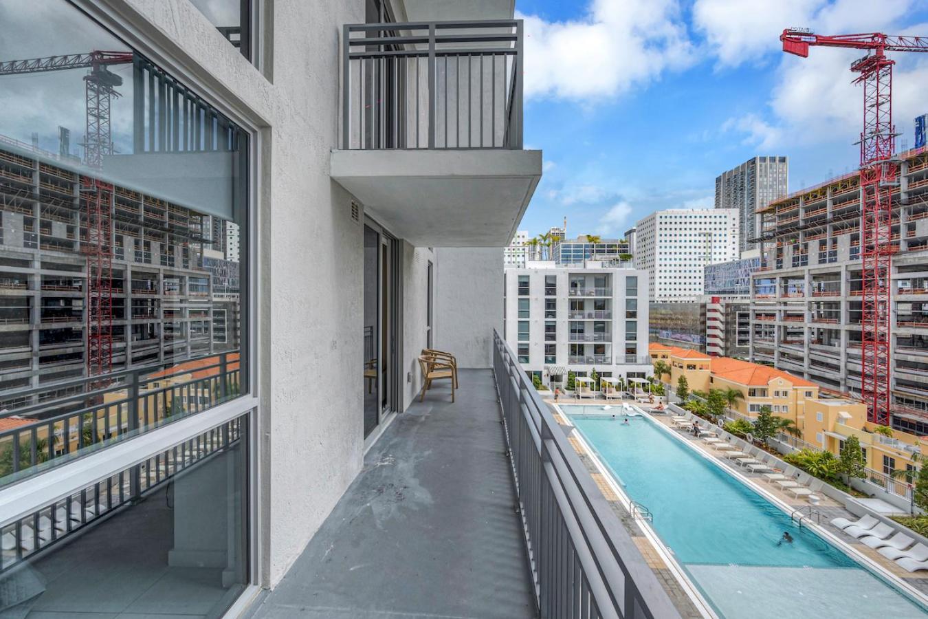 Appartement Centrally Located 2 Bed In The Heart Of Downtown With Free Parkin